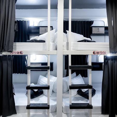 Vibes Hostel Bangkok Zewnętrze zdjęcie
