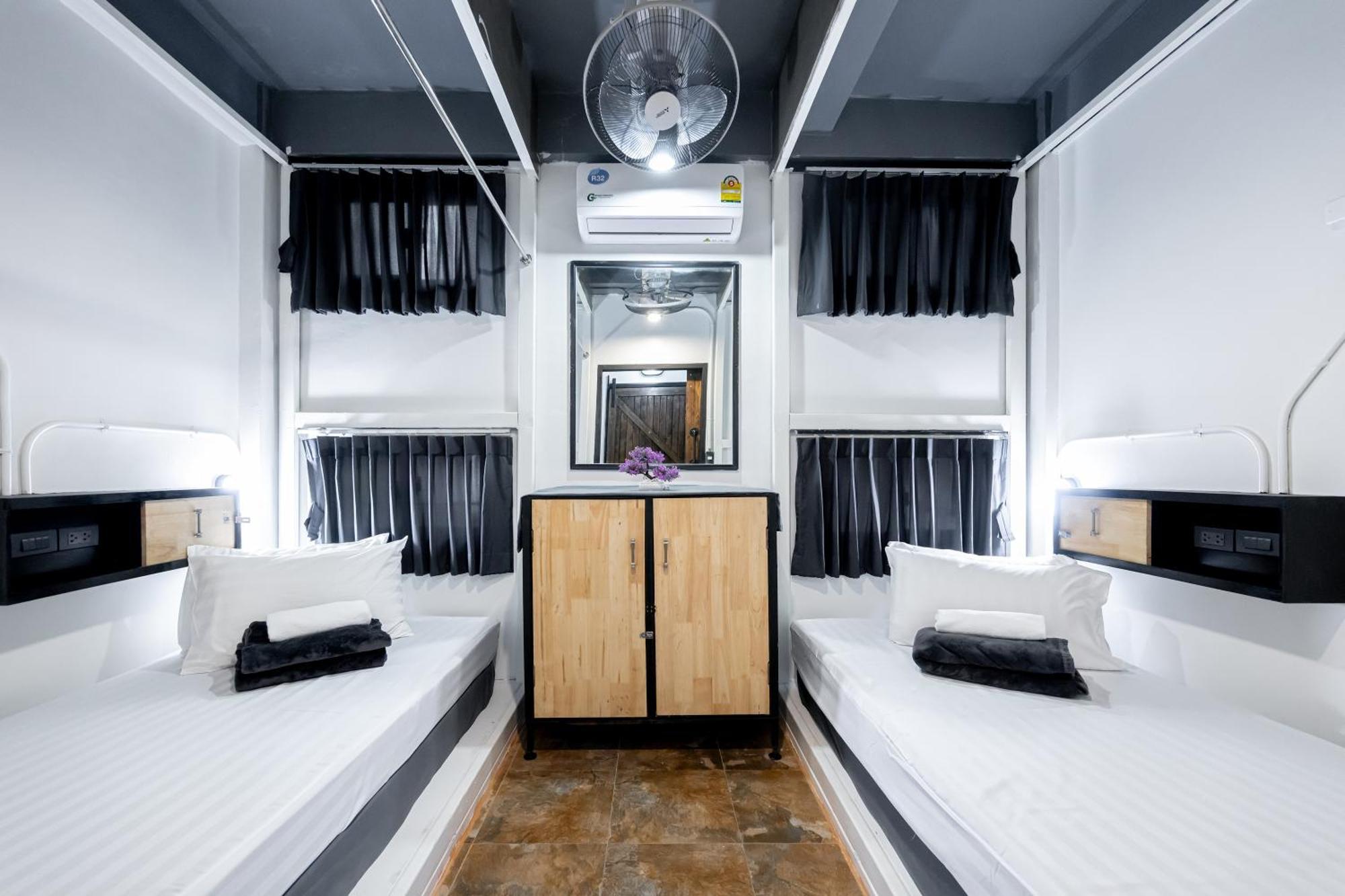 Vibes Hostel Bangkok Zewnętrze zdjęcie