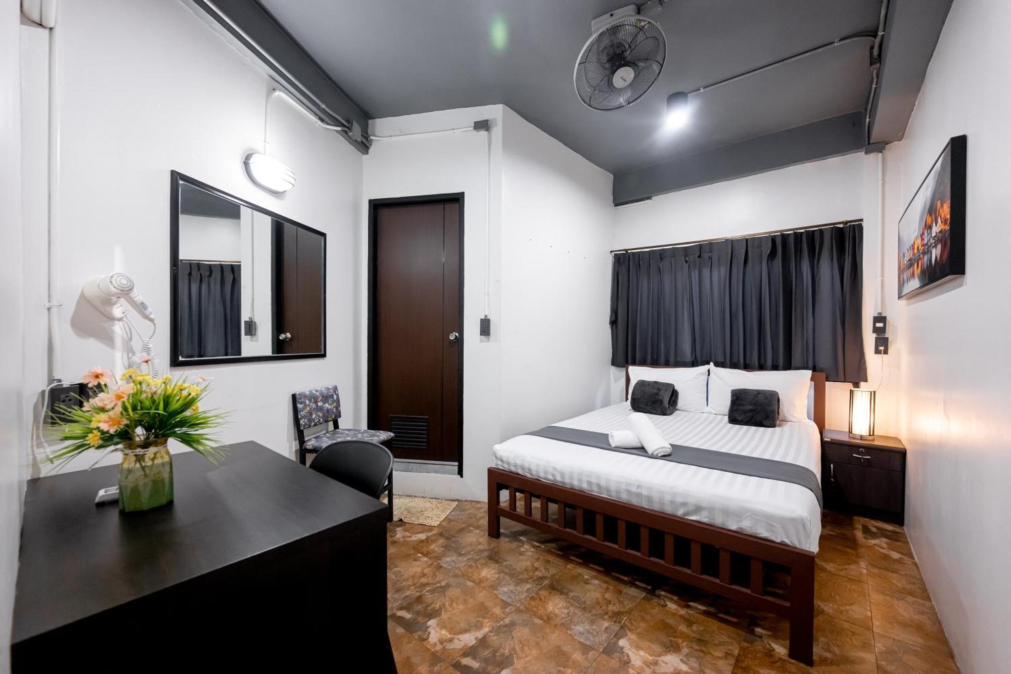 Vibes Hostel Bangkok Zewnętrze zdjęcie