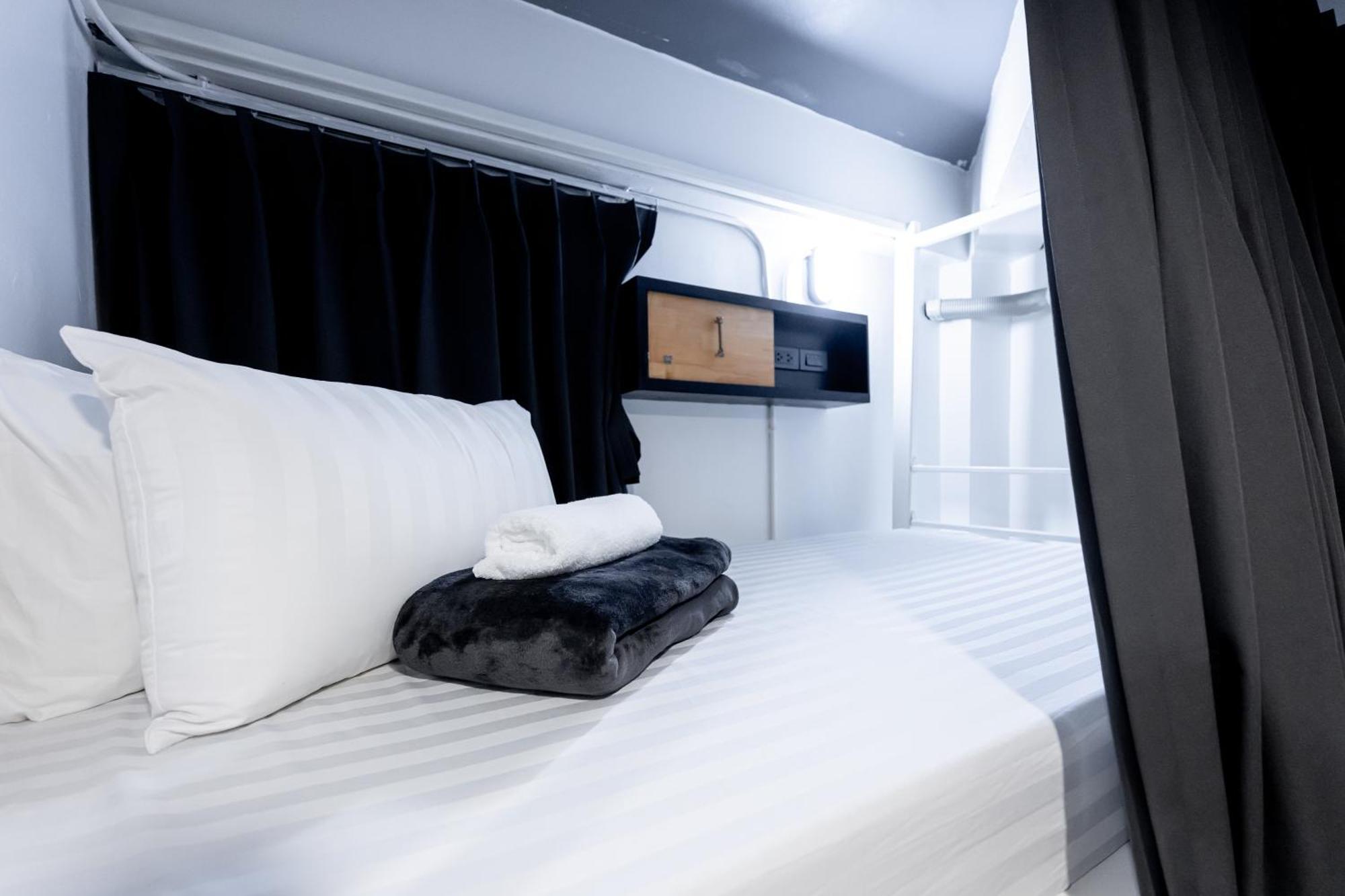 Vibes Hostel Bangkok Zewnętrze zdjęcie