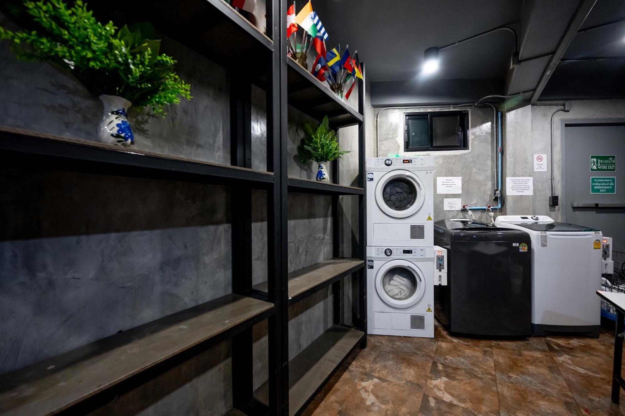 Vibes Hostel Bangkok Zewnętrze zdjęcie